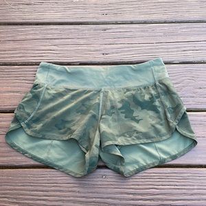 Size 4 army green pattern Lululemon shorts